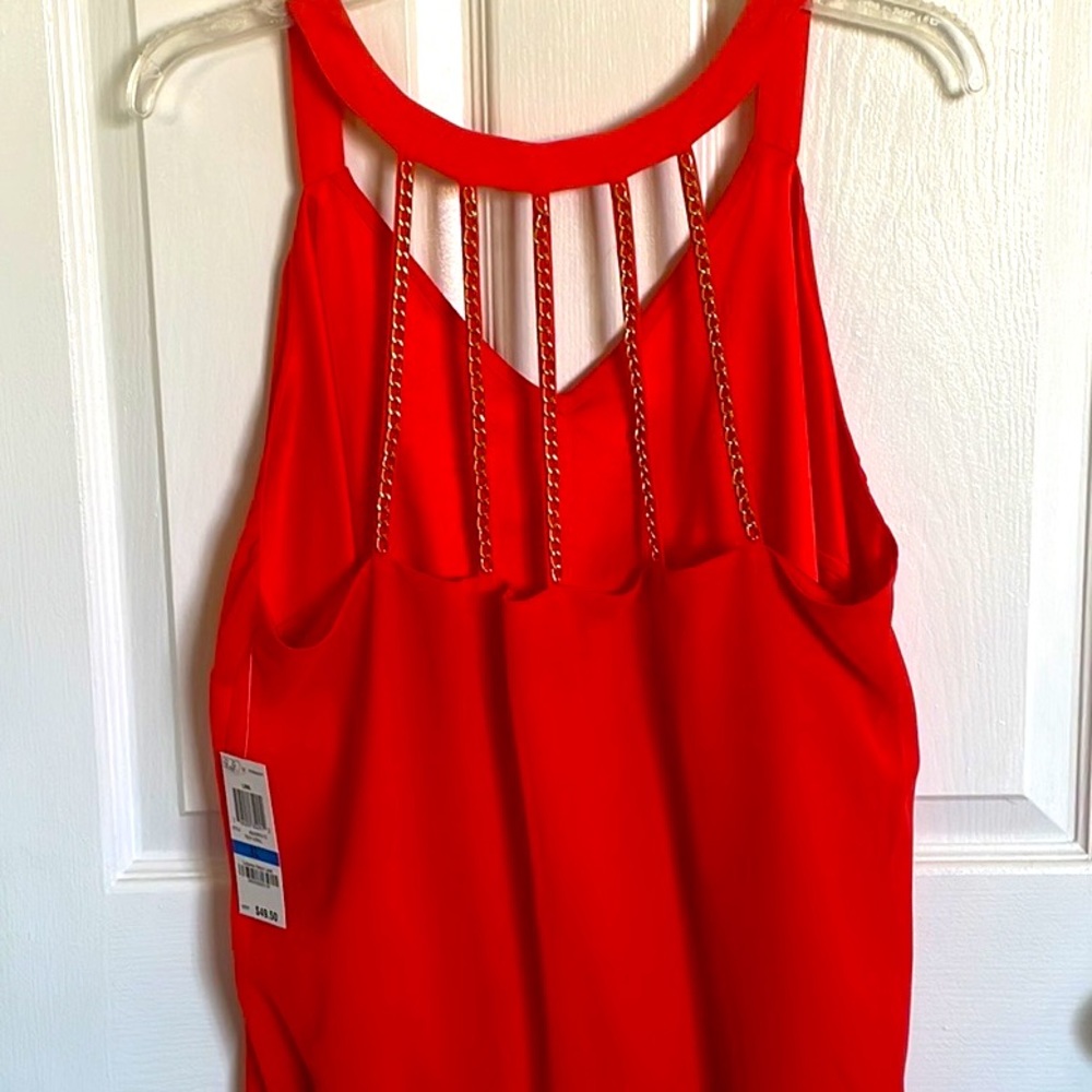 Coral With Gold chain back accent